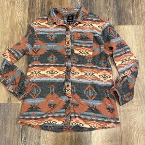 Mountain and Isles button down shirt women’s size small